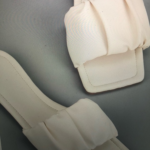 Slippers - Picture 2 of 3